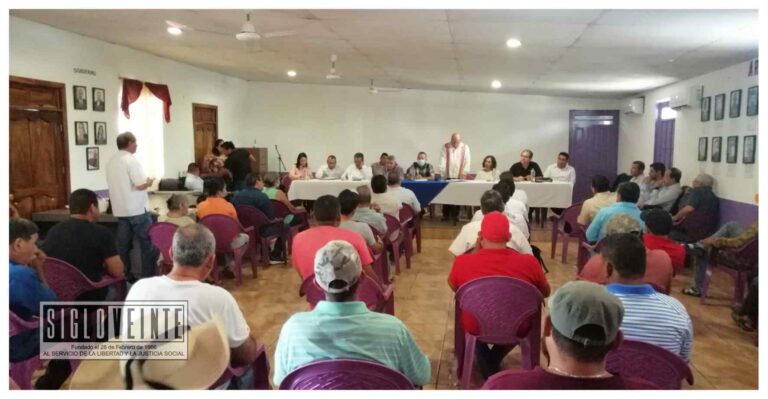 En Tiquicheo se reúnen pescadores y autoridades de Michoacán y Guerrero para impulsar plan emergente en la Presa del Gallo