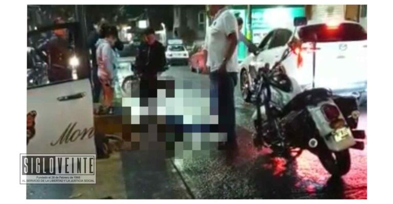 En trágico accidente motociclista pierde la vida al chocar con un taxi