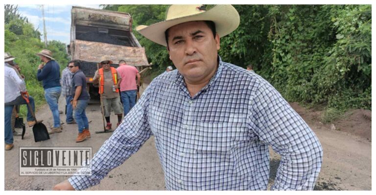 Encabeza alcalde de Tuzantla trabajos de bacheo en carretera federal Zitácuaro-Huetamo