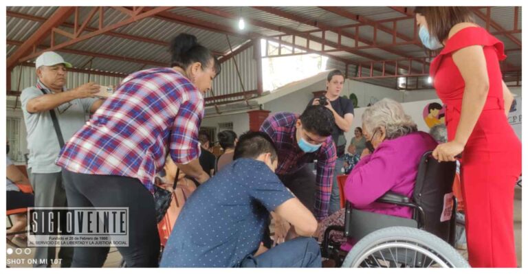 Más de 500 aparatos funcionales han sido entregados para mejorar la movilidad de personas con alguna discapacidad en Huetamo