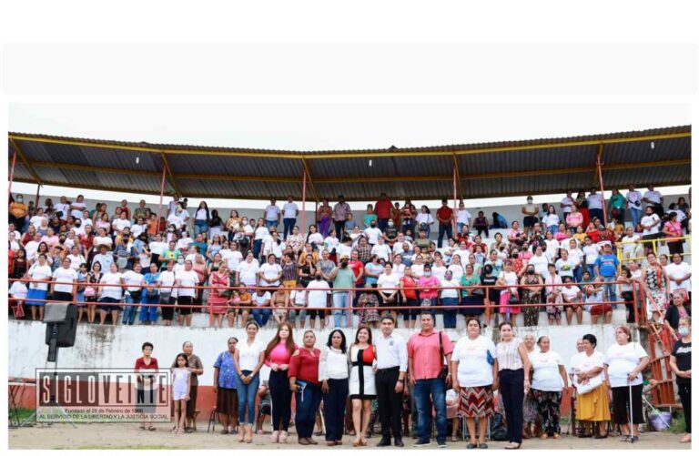 Más de mil mujeres reciben apoyo alimentario de parte del gobierno y del DIF de Huetamo