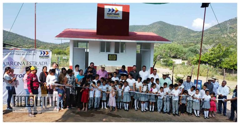 Niñas y niños del Jardín de Niños de Estimucha fueron beneficiados con la construcción de sanitarios por el gobierno municipal de Huetamo