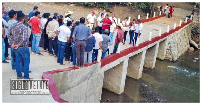 Presidente de Nocupétaro inaugura puente en El Calabozo, seguimos mejorando la conectividad intermunicipal señaló el alcalde