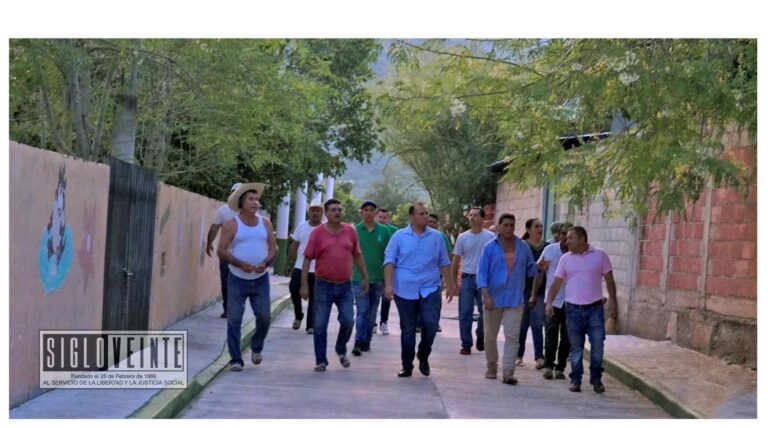 Seguiremos conectando al municipio de Carácuaro y cumpliendo con nuestro compromiso de apoyar a la gente: Reynaldo Gómez