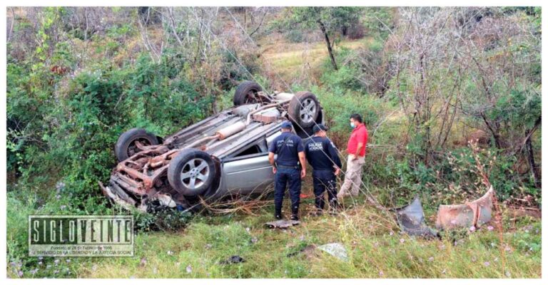Abandonan camioneta luego de volcarse por la desviación a Pejo, se desconoce si hubo lesionados