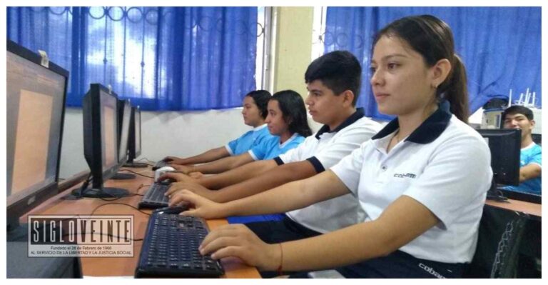 ¿Sabías que el COBAEM atiende a 5 de cada 10 jóvenes que cursan su educación media superior en Michoacán?