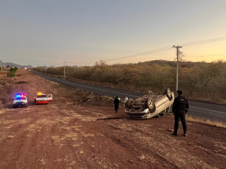 Jovencita resulta lesionada al salirse de la carretera cerca de la desviación a Pejo