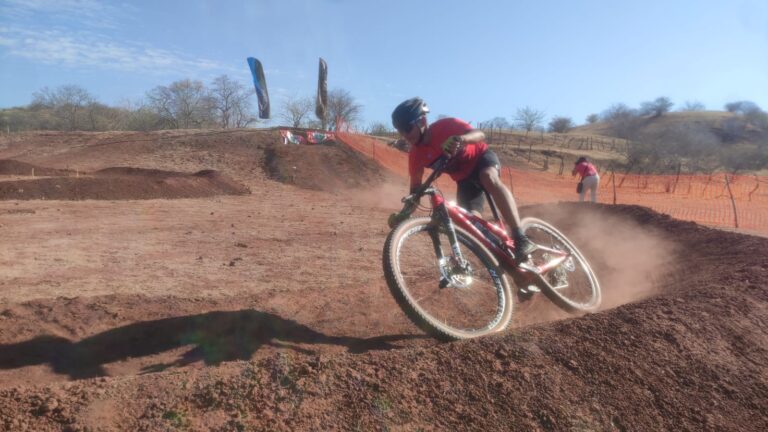 Huetamo es sede de la primera fecha del Campeonato Estatal de Ciclismo de Montaña