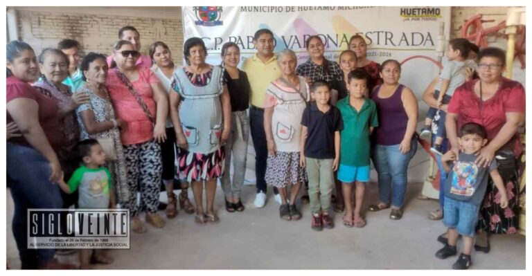 Sombrereras de Purechucho reciben apoyo económico del gobierno municipal de Huetamo