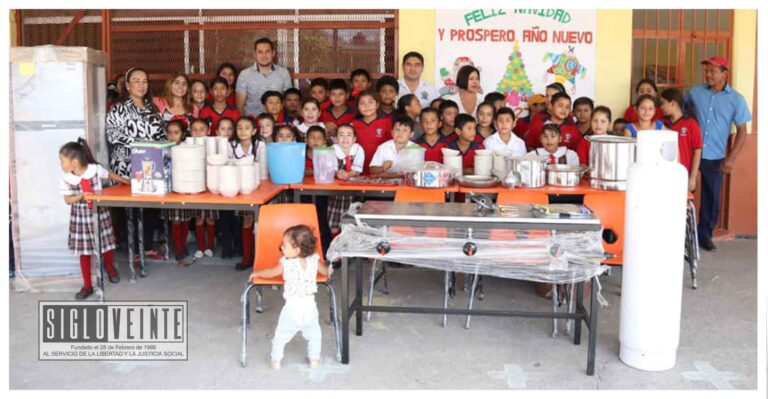 Alcalde de Huetamo entregó un desayunador escolar y un comedor comunitario para las localidades de La Quetzería y Charácuaro