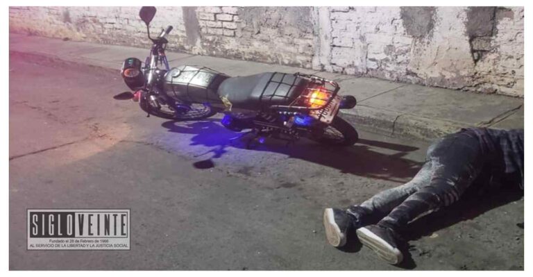 Conductor de moto muere de 8 impactos de arma de fuego en el centro de Jacona