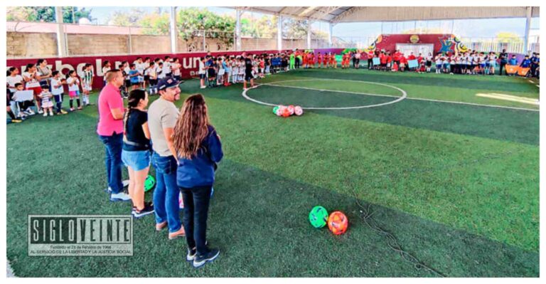 El alcalde de Juárez inauguró los partidos de la Liga Infantil y Juvenil de Futbol