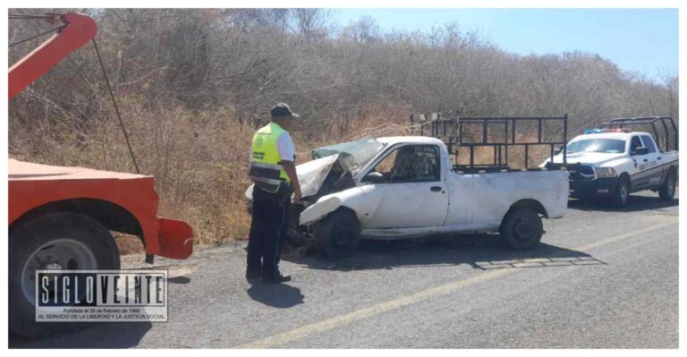 El exceso de velocidad y el mal estado de la carretera, hicieron que una camioneta chocara en la vía Huetamo-San Lucas