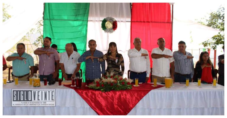Preside la alcaldesa de Tiquicheo demostración de escoltas del nivel primaria