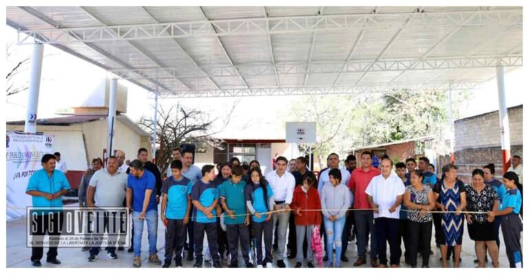 Una nueva techumbre fue inaugurada por el alcalde de Huetamo en la localidad de Santa María