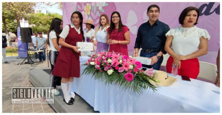 En Huetamo, la Secretaría de Igualdad Sustantiva y Desarrollo de las Mujeres Michoacanas acercó programas, servicios y entregó kits de Menstruación Digna