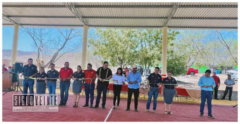 Memo Torres inaugura la construcción de la techumbre en la Escuela Secundaria Ricardo Flores Magón de Churumuco