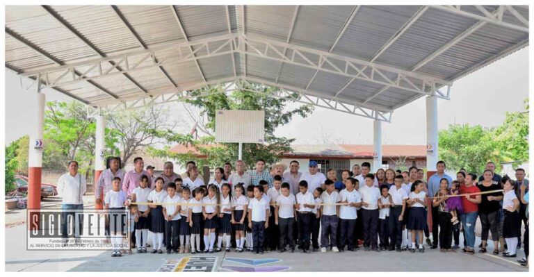 Inagura Pablo Varona la séptima techumbre de infraestructura educativa en Los Hornos