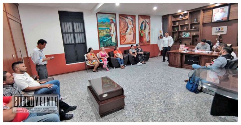 Autoridades de Huetamo y comerciantes acuerdan con la CFE solucionar las constantes fallas en el servicio eléctrico