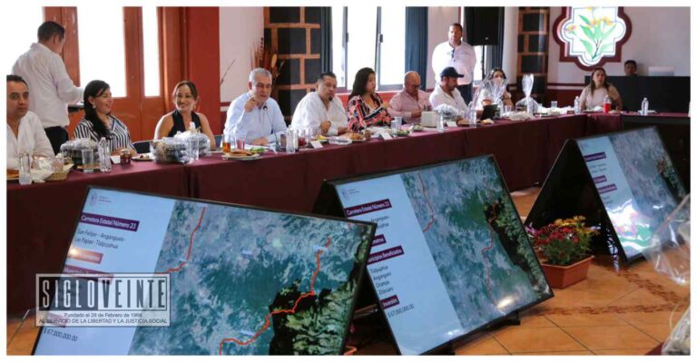 Durante reunió con alcaldes de Morena y PT, Bedolla propone destinar recursos del FAEISPUM para obra educativa e hidráulica en 2024