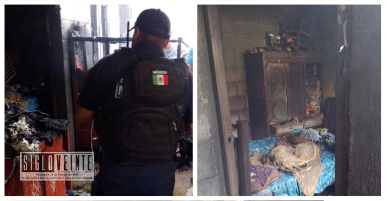 En este domingo, policías municipales de Juárez y vecinos apoyan a sofocar un incendio en vivienda