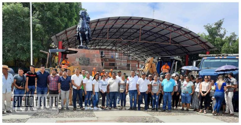 Gonzalo Nares cumple su compromiso con los nocupetarenses, da el banderazo de inicio a la remodelación de la plaza principal de Nocupétaro
