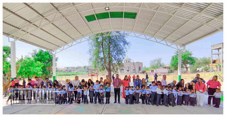 Inaugura Cornelio Ríos domo en la cancha del Jardín de Niños Antonio de Mendoza en Parícuaro