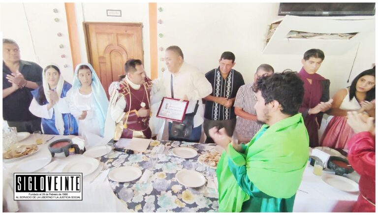 Dan a conocer las actividades para Semana Santa en la parroquia San Juan Bautista de Huetamo, reconocen a Luis Enrique Echenique por 24 años de apoyo