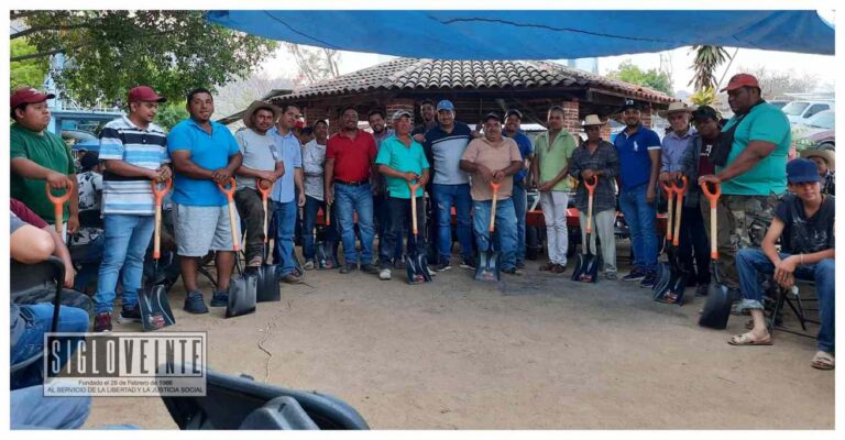 Ayuntamiento de Nocupétaro celebra el Día de la Santa Cruz honrando a los trabajadores de la construcción
