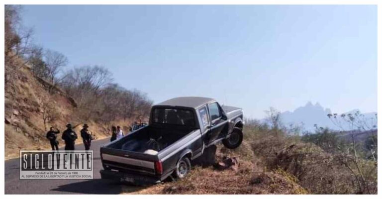 Las malas condiciones de la carretera federal Zitácuaro-Ciudad Altamirano, provoca accidente en el municipio de Tuzantla