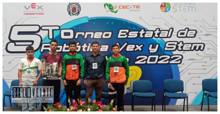 Reconocen a estudiantes del CECYTEM de Carácuaro por resultados en competencias de robótica