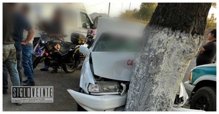 7 lesionados durante un choque de taxi con árbol, esquivó impacto contra camión