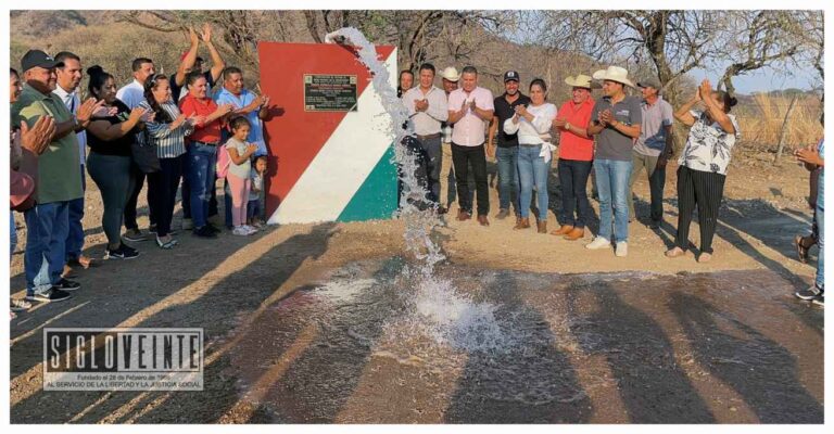 Gobierno municipal de Nocupétaro entrega sistema de agua potable a la comunidad de El Atravezaño