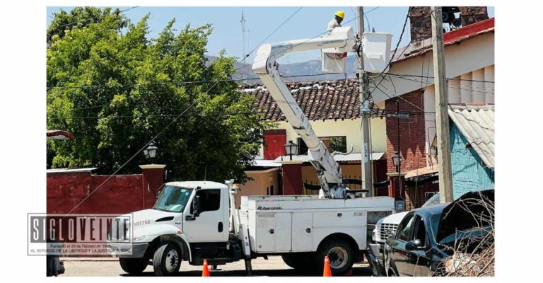 La CFE cambio transformador en Tiquicheo tras varios días sin servicio eléctrico