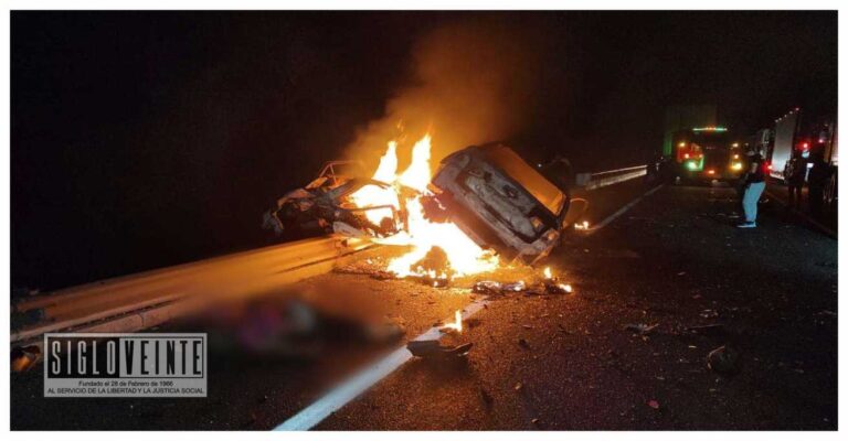 Tráiler embiste a varios vehículos y mata a cuatro personas en la Autopista Siglo XXI