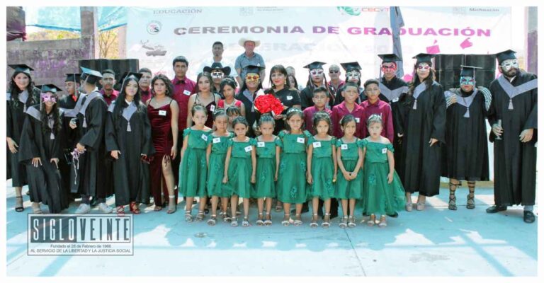 Atestigua y apadrina la alcaldesa la clausura del ciclo escolar 2022-2023 de varias instituciones en la localidad den Gallitos Siete Carreras