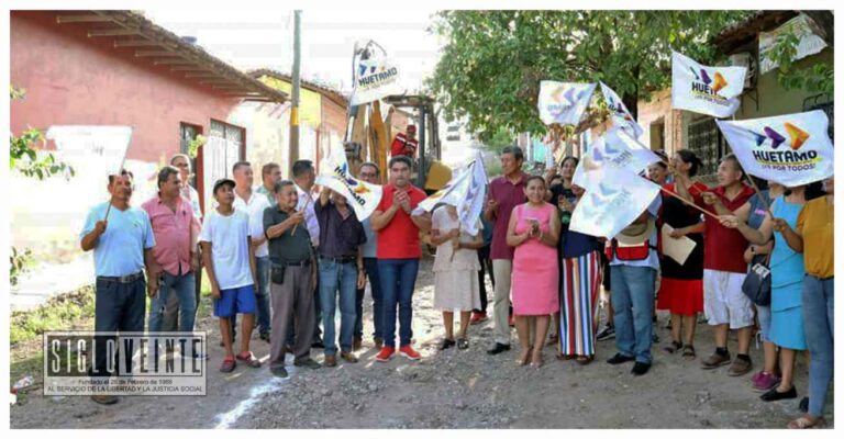 Comienzan los trabajos de pavimentación en la calle Fray Bartolomé de las Casas en Huetamo