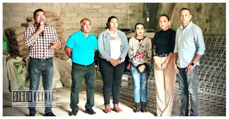 Cornelio Ríos entrega material de construcción a ciudadanos necesitados; continuamos trabajando incansablemente por Juárez y su gente expresó el alcalde