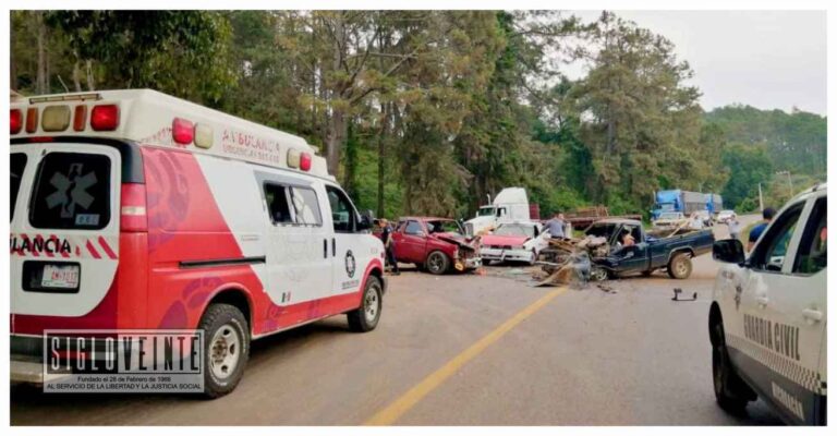 Cuatro personas heridas en aparatoso choque múltiple en la carretera Tacámbaro-Yoricostio