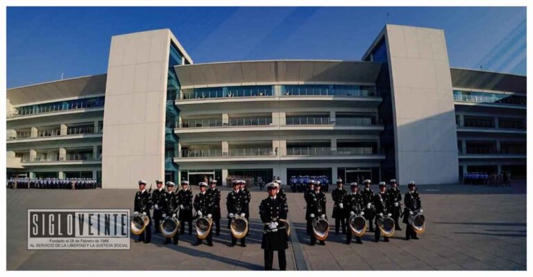 El joven Yael Shai Solórzano Cárdenas egresado del Colegio de Bachilleres Plantel Huetamo, fue aceptado para estudiar en el Centro de Estudios Superiores Navales