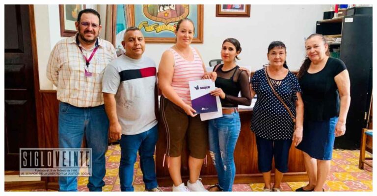 La Dirección de Atención Migrante Fomento Económico de Nocupétaro ofrece servicios para migrantes y sus familias, además entrega crédito del Programa Fuerza Mujer