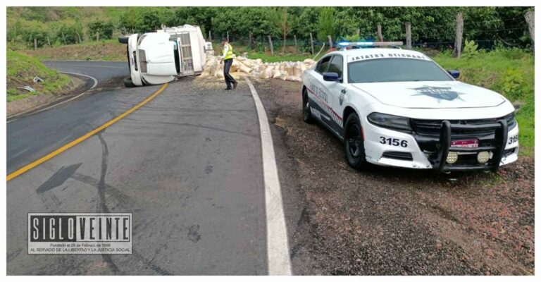 Tránsito del Estado asegura camión robado que transportaba maíz y había sido robado con violencia