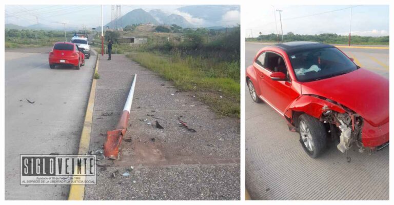 Abandonan vehículo tras chocar con poste de alumbrado público en la carretera Zitácuaro-Huetamo