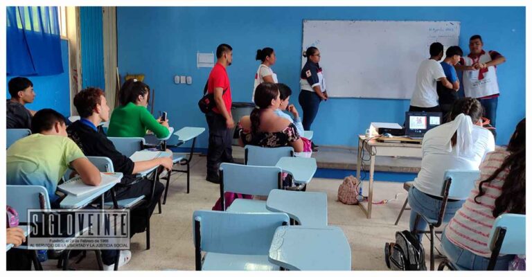 Cruz Roja ofrece a los alumnos del Colegio de Bachilleres plantel Huetamo plática sobre prevención de accidentes