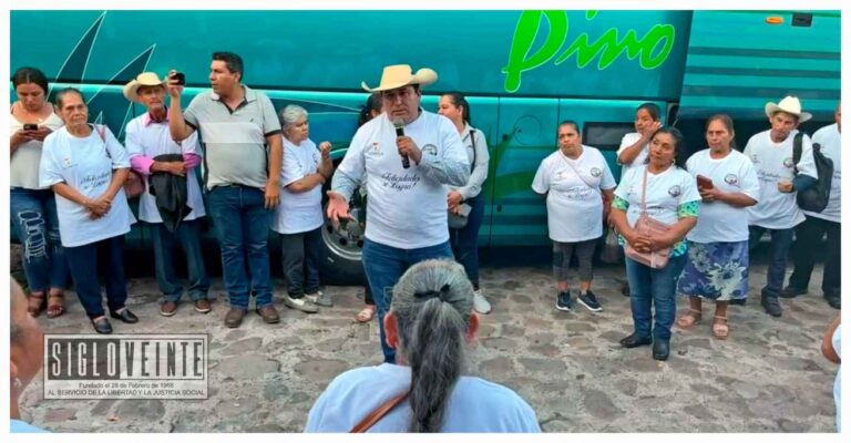 Emotiva despedida del alcalde de Tuzantla para los adultos mayores que viajaron a Estados Unidos