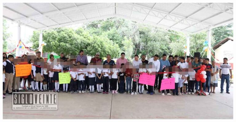 Entrega alcalde de Huetamo techumbre en la Escuela Primaria Ignacio Zaragoza de Arroyo Hondo