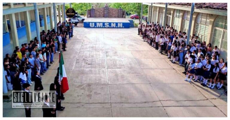 Fue inaugurado el ciclo escolar 2023-2024 en la Escuela Preparatoria Lic. Benito Juárez de Huetamo
