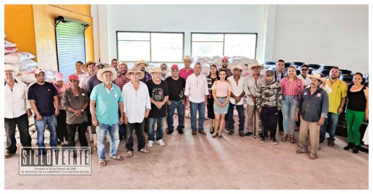 Gobierno Municipal de Juárez entrega 35 toneladas de fertilizante a bajo costo a productores agrícolas