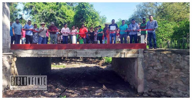 Con recursos propios, el residente municipal de Nocupétaro inaugura puente-vado en comunidad de Mariana