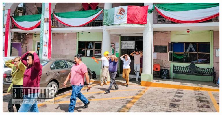 Funcionarios y trabajadores del Ayuntamiento de Juárez participan en el Segundo Simulacro Nacional 2023